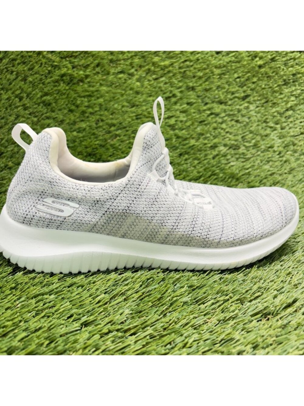 Skechers Ultra Flex-Capsule Womens Size 9.5 Gray Athletic Slip On Shoes Sneakers